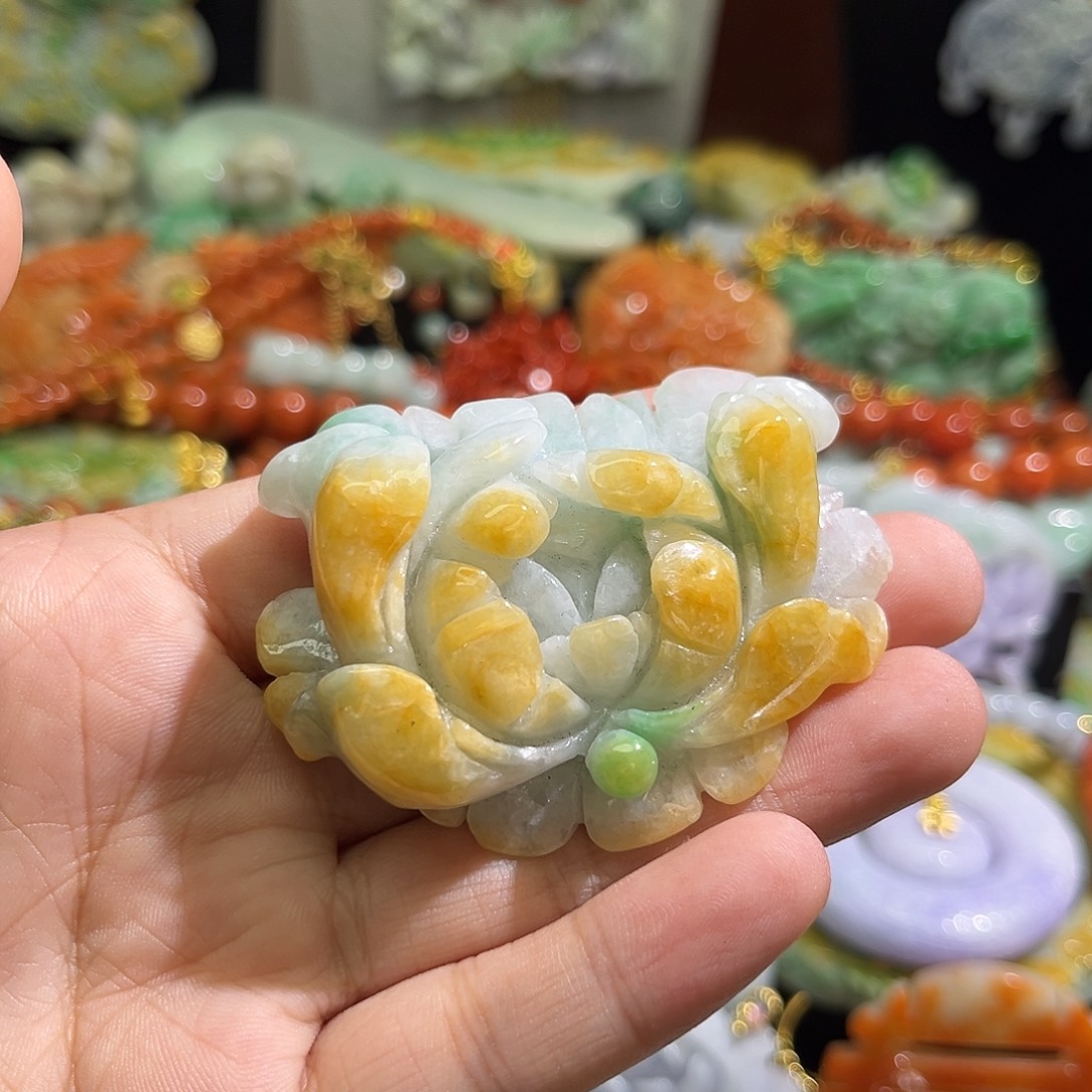 翡翠未镶嵌颈饰待编织