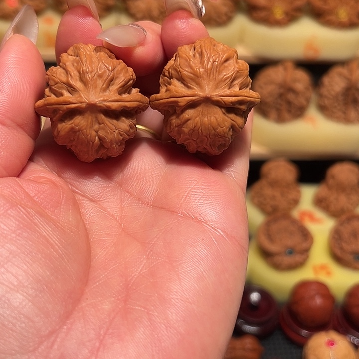 幸***）桃核吊坠精品核桃