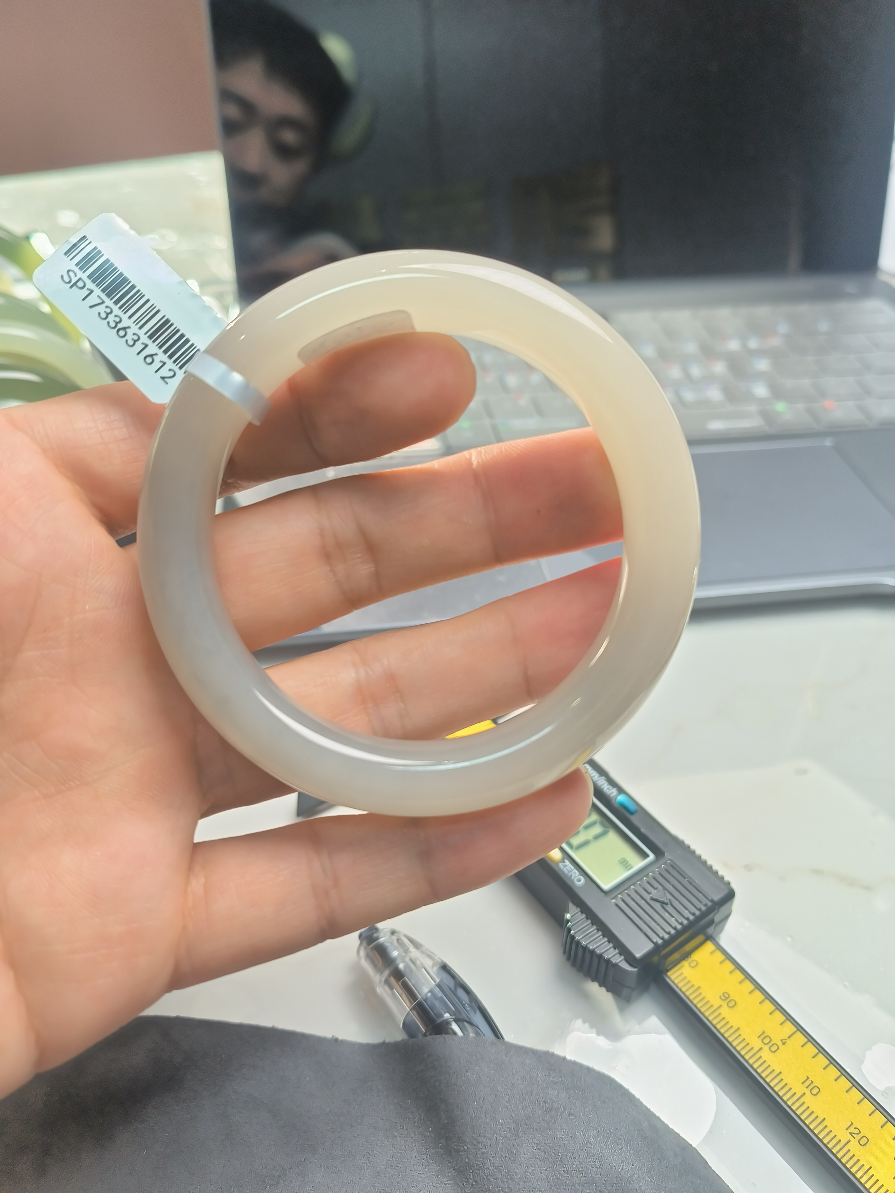 和田玉手镯无镶嵌