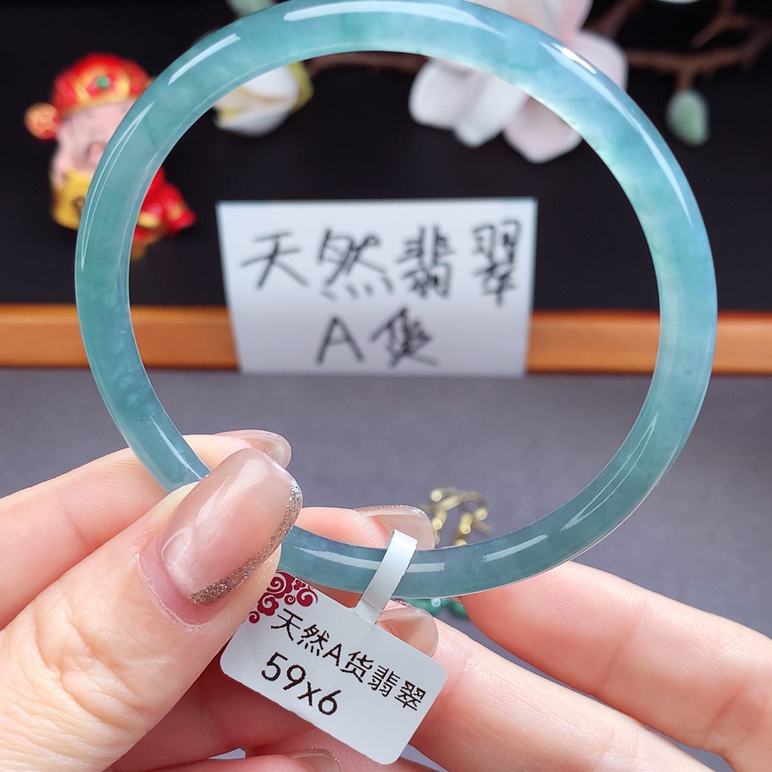 翡翠手镯（圆镯）未镶嵌