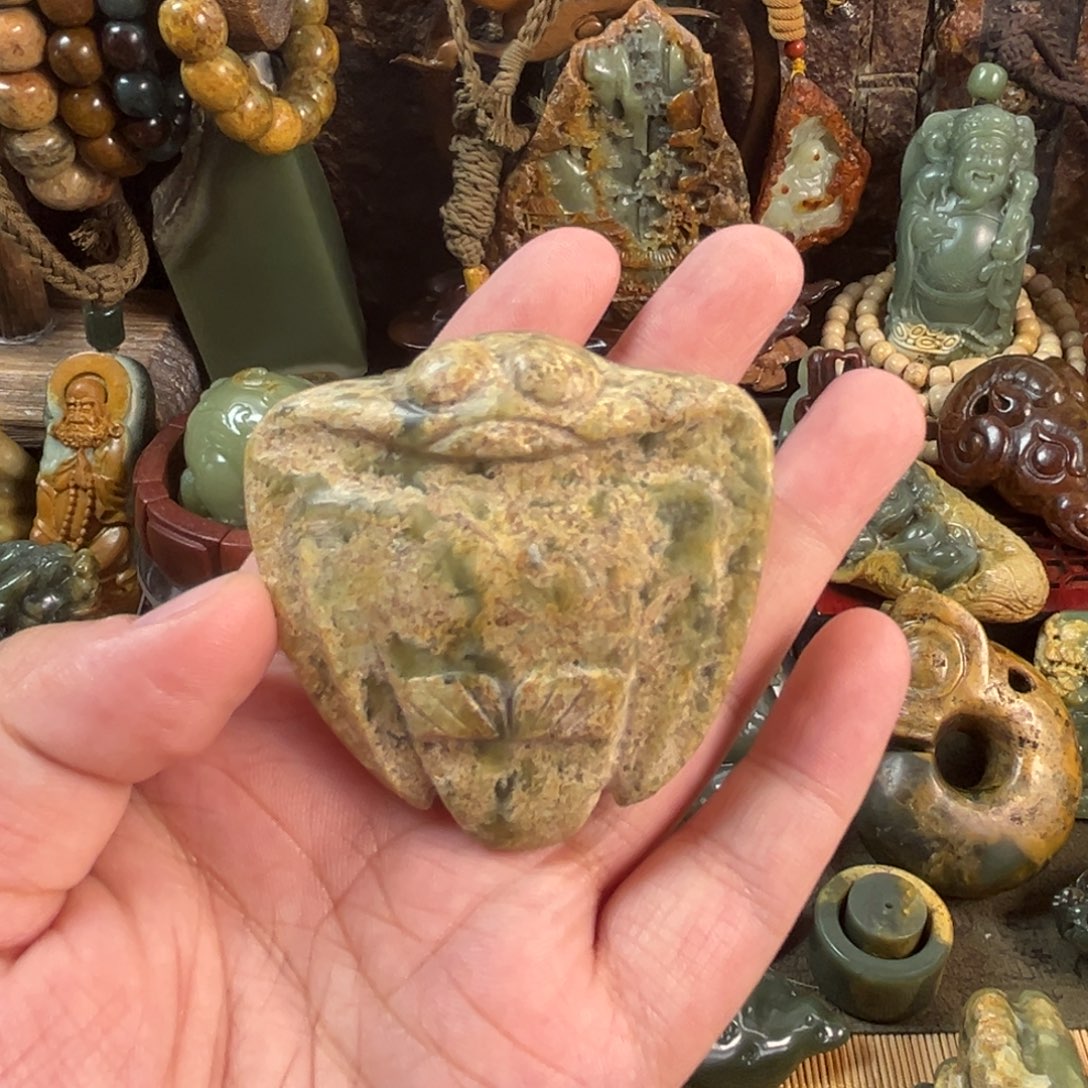 无***尊岫岩河磨玉（透闪石质玉）未镶嵌把件