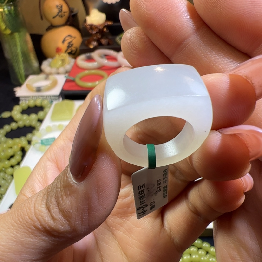 和田玉未镶嵌颈饰16.8⭕