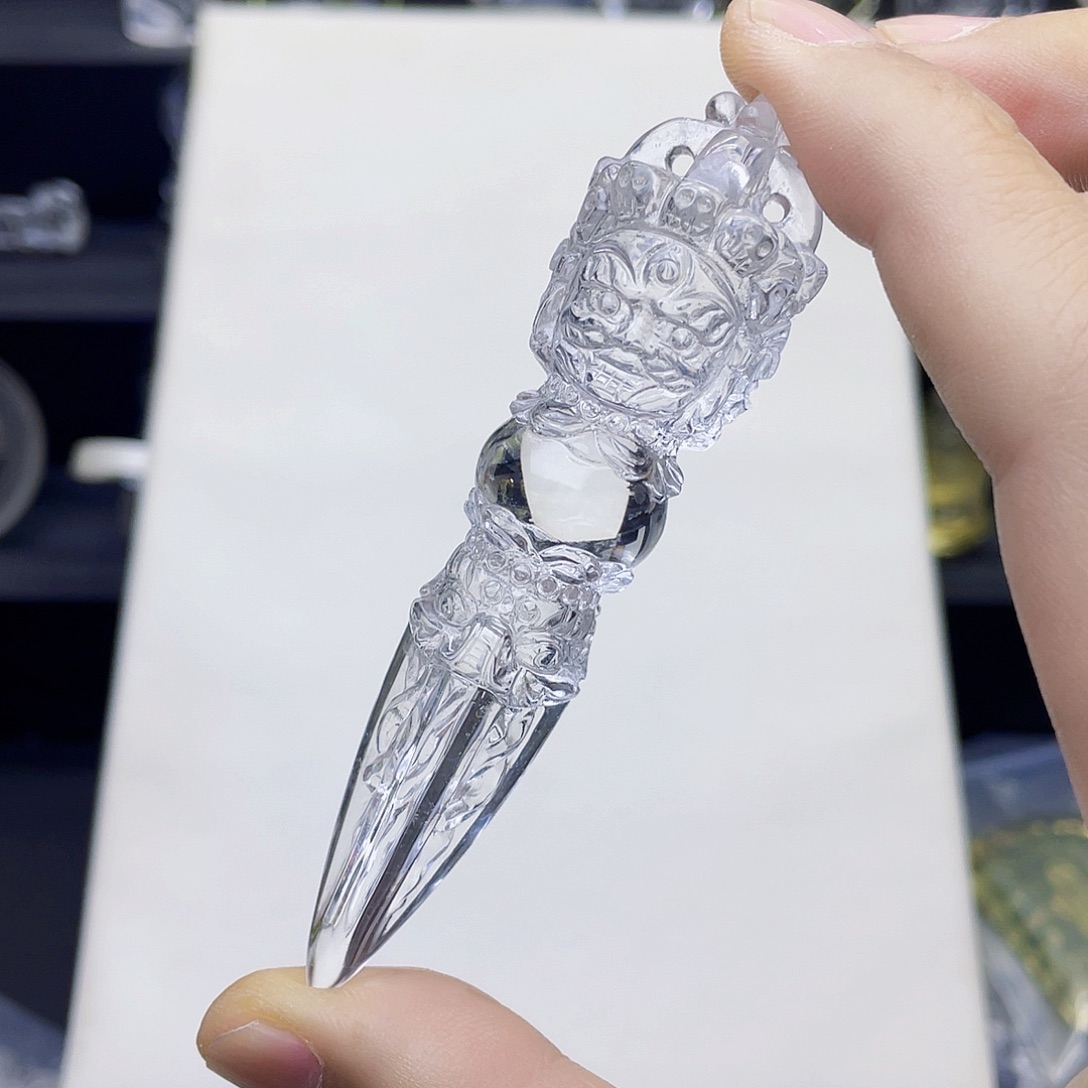 水晶颈饰未镶嵌白水晶精雕金刚降魔杵