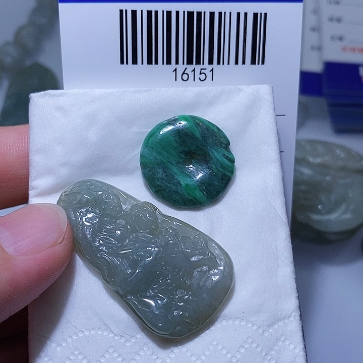 嵐***翡翠未镶嵌颈饰天光墟翡翠市场现金代购