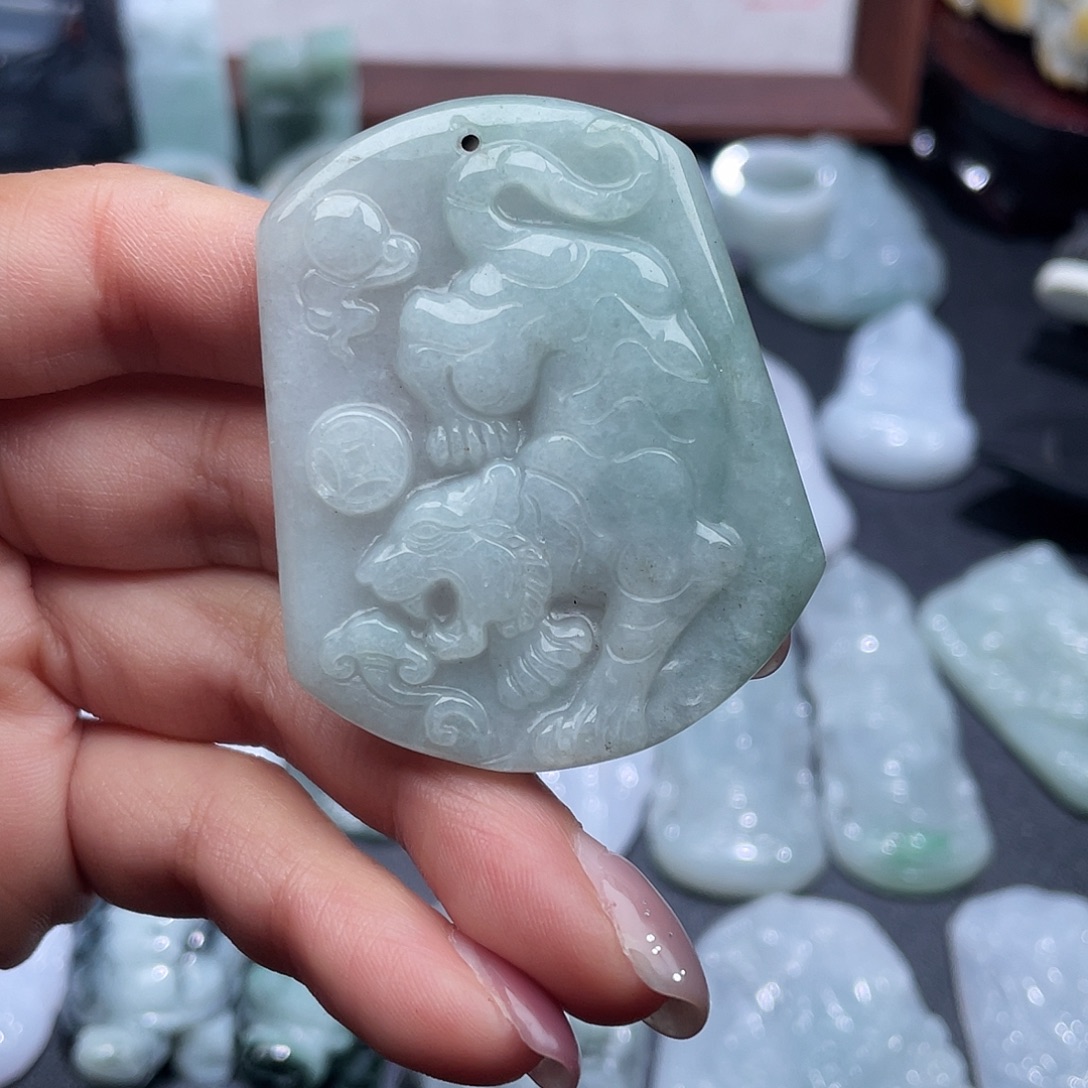 翡翠未镶嵌颈饰翡翠