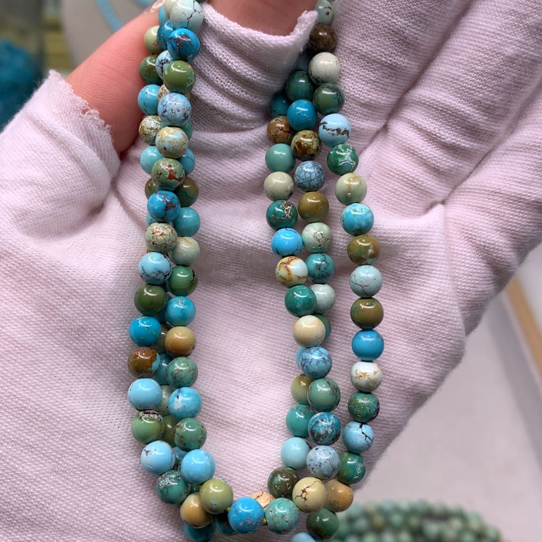 绿松石颈饰未镶嵌