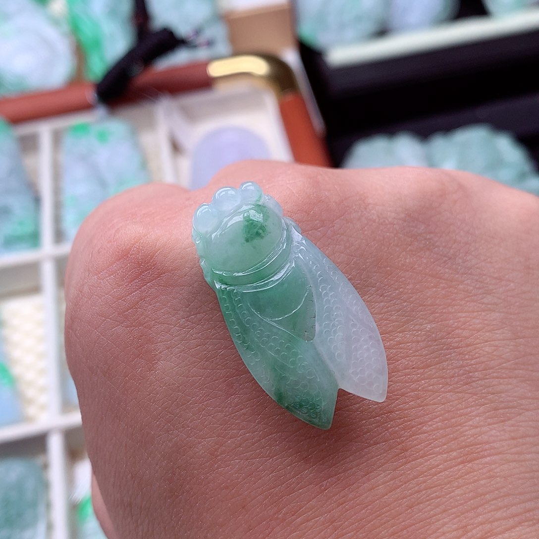 依***雨翡翠未镶嵌吊坠(不含链)