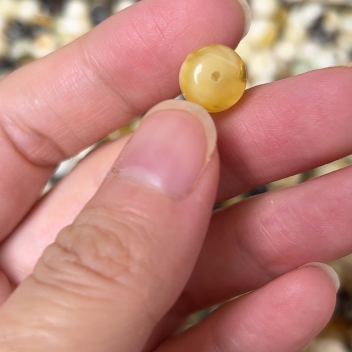 蜜蜡未镶嵌裸石9.9mm一个