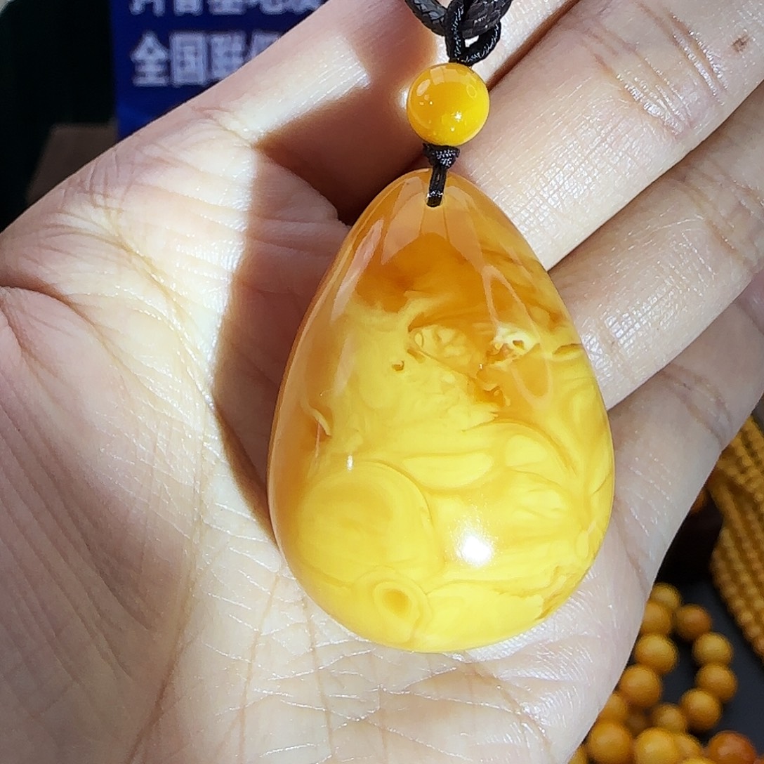 琥珀未镶嵌颈饰吊坠