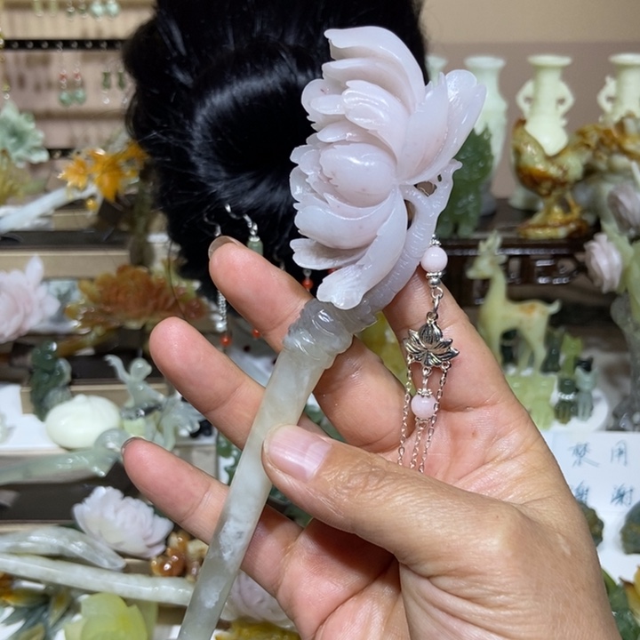 聂***丽蛇纹石玉未镶嵌发饰