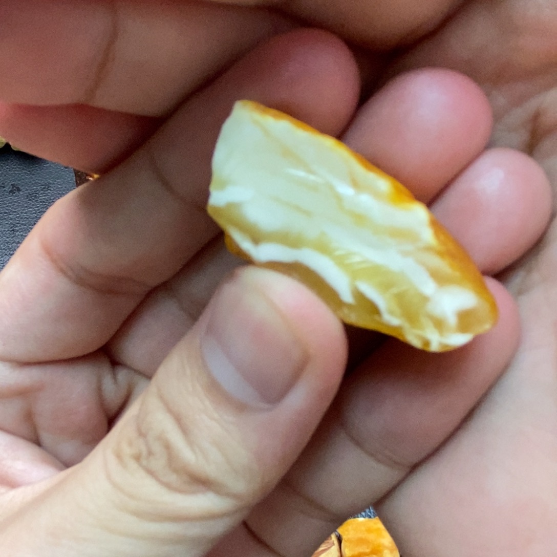 定制琥珀未镶嵌蜜蜡