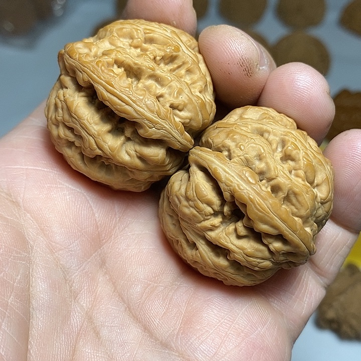文玩核桃把件迎****业43.5尺，粗筋