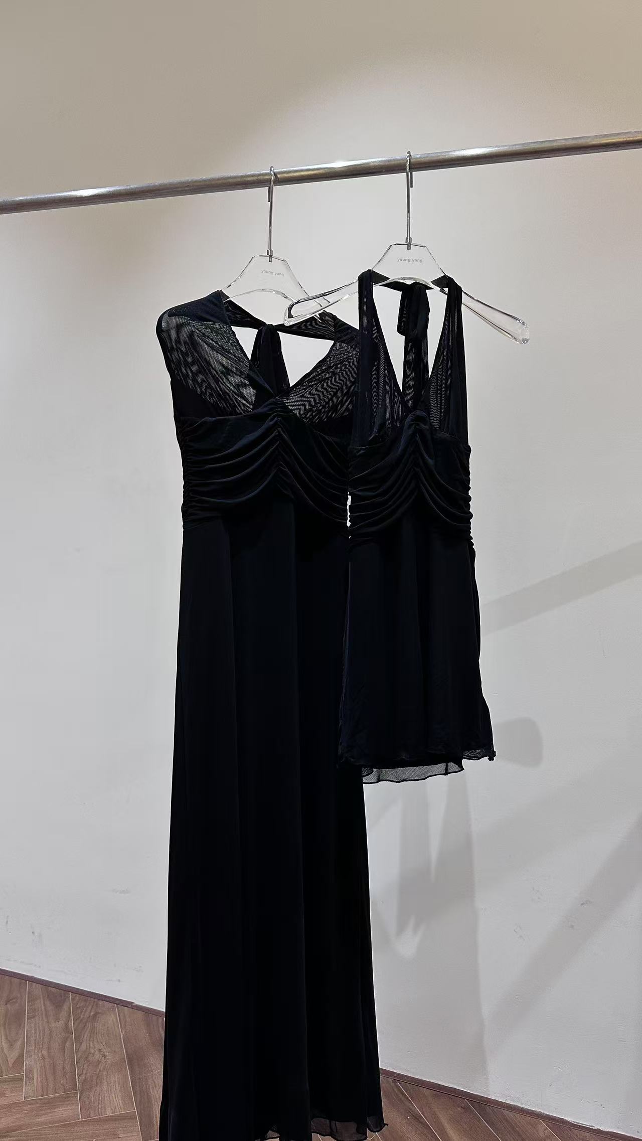 挂脖系带连衣裙抽折长裙25288