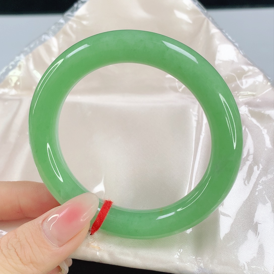 未镶嵌手镯翡翠653