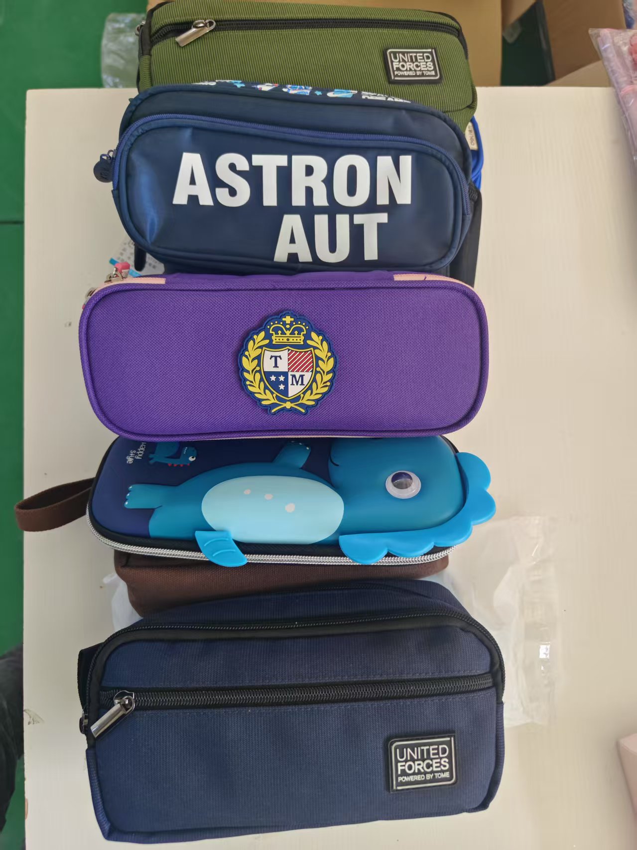 福利品，简约可爱学生笔袋、笔盒 