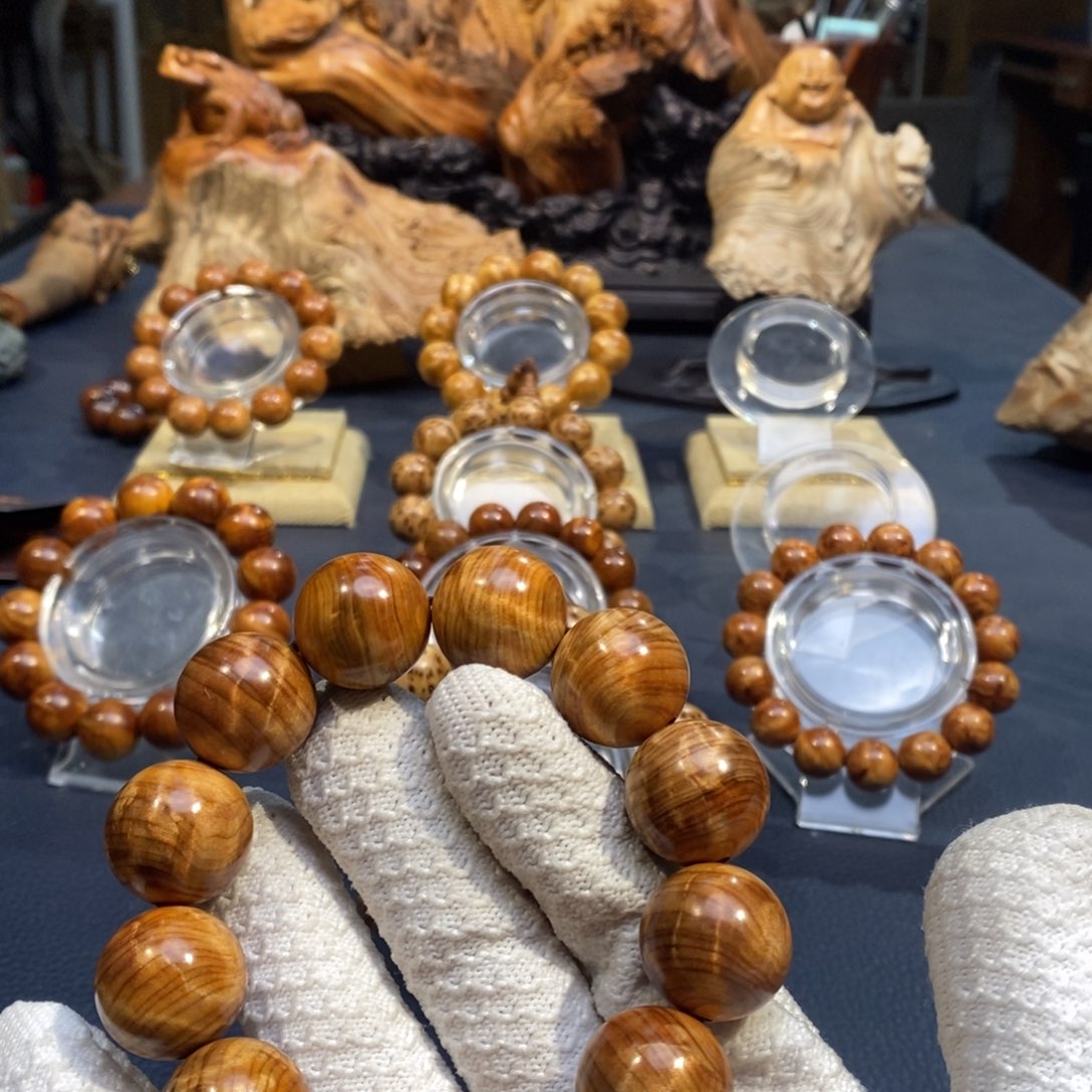 柏木（崖柏）别****助2.0龙胆闪电