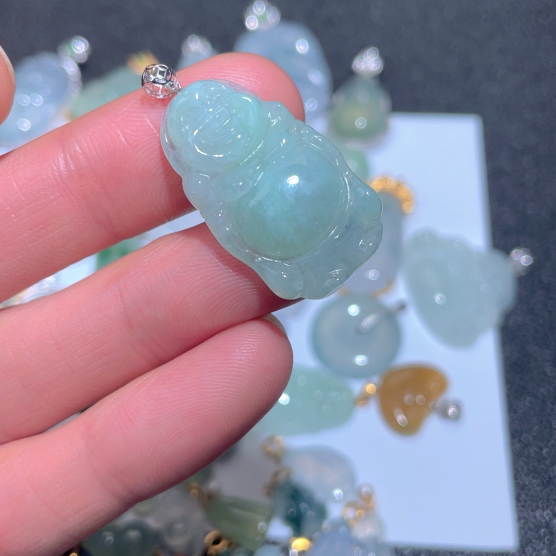 翡翠颈饰18K金镶嵌翡翠