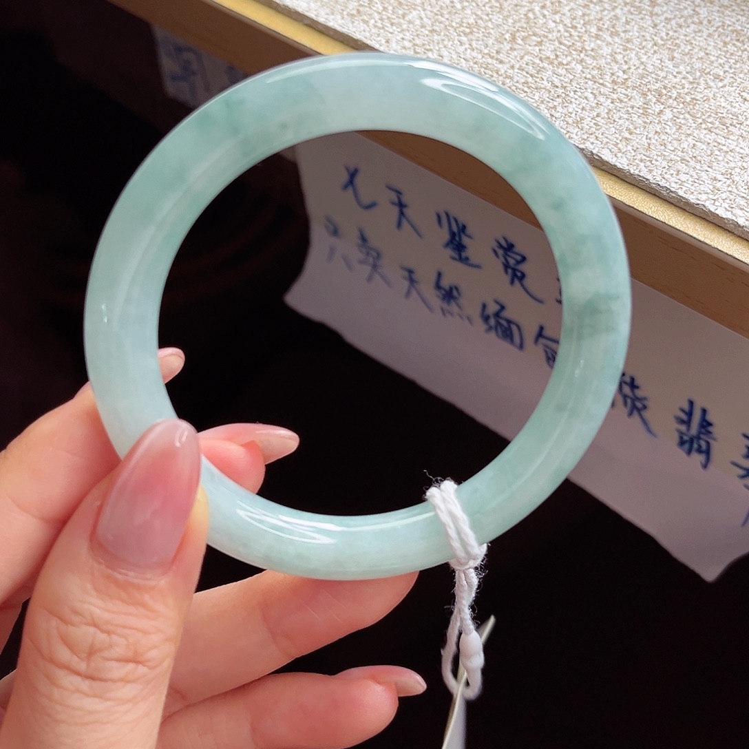 翡翠未镶嵌手镯手镯