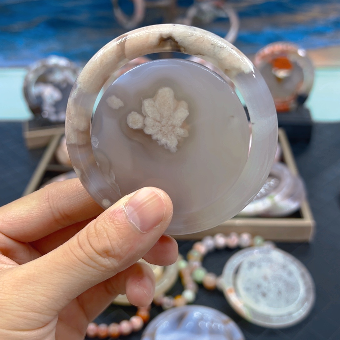 石英质玉手镯未镶嵌57