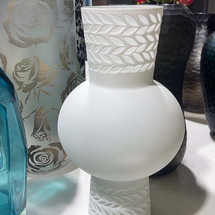 琉璃手工艺品白瓷磨刻花瓶花器高41口12