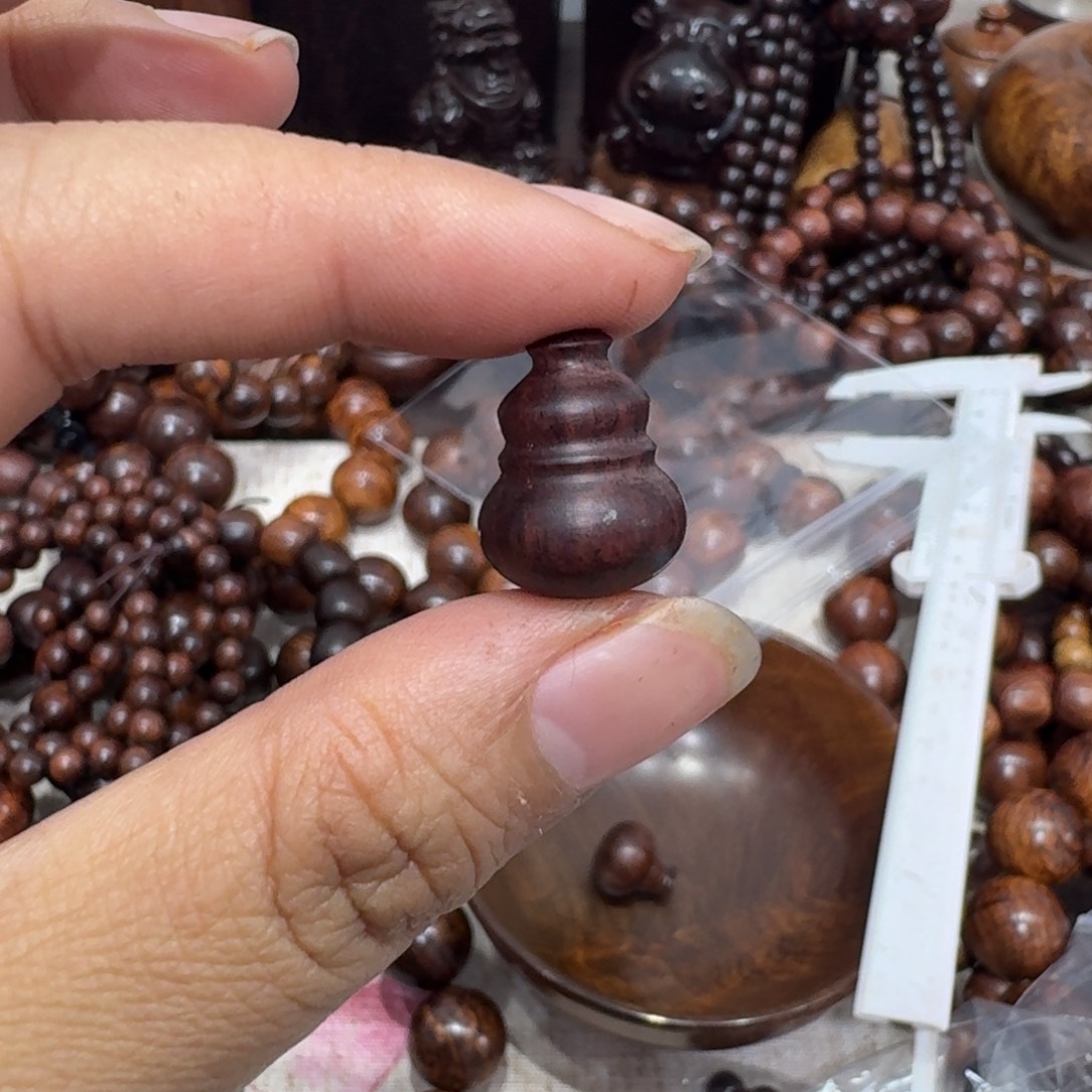 小***宙有机玻璃小件物品的销售