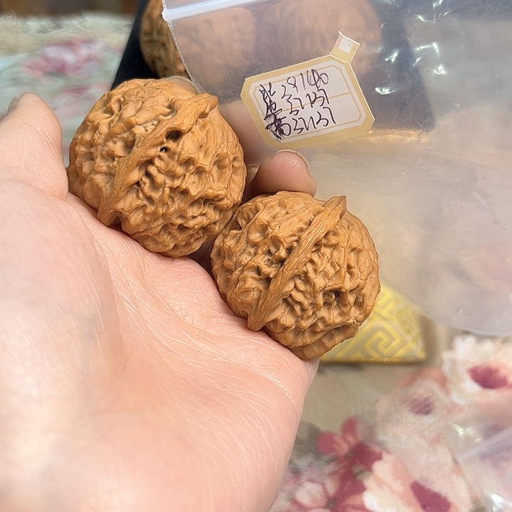 文玩核桃把件非嫁接元宝