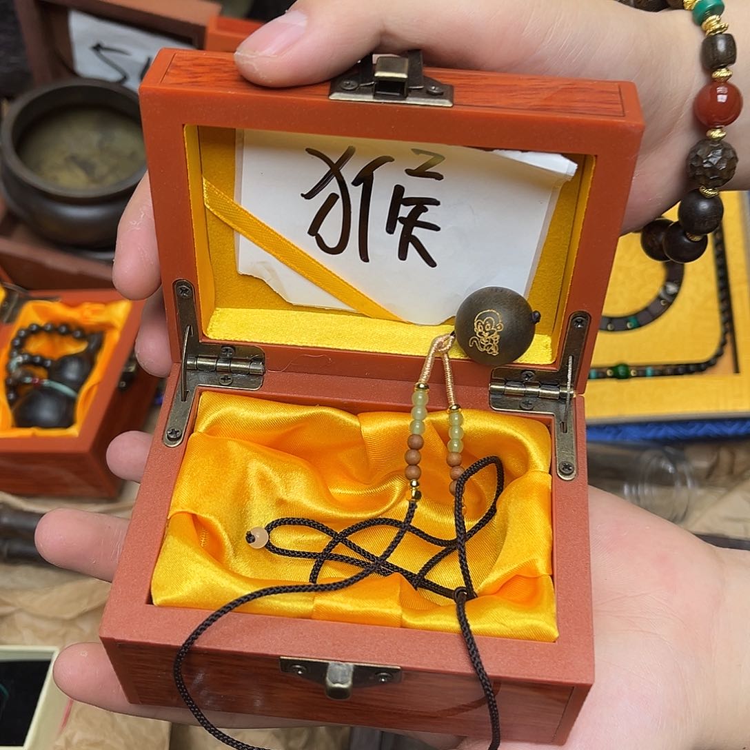 大叶紫檀（黑酸枝木类）