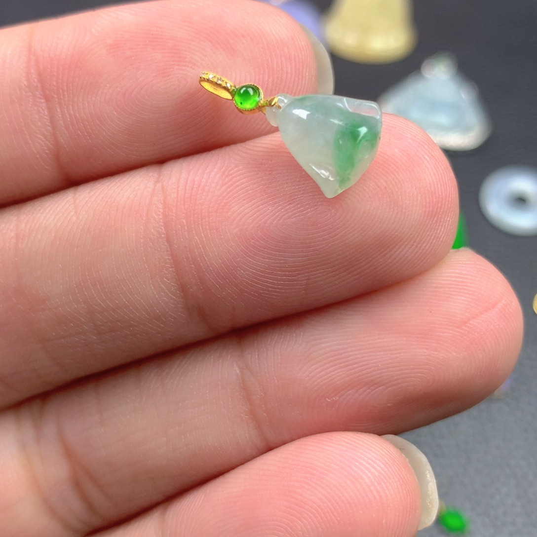 【闪购商品】颈饰18K金镶嵌翡翠翡翠