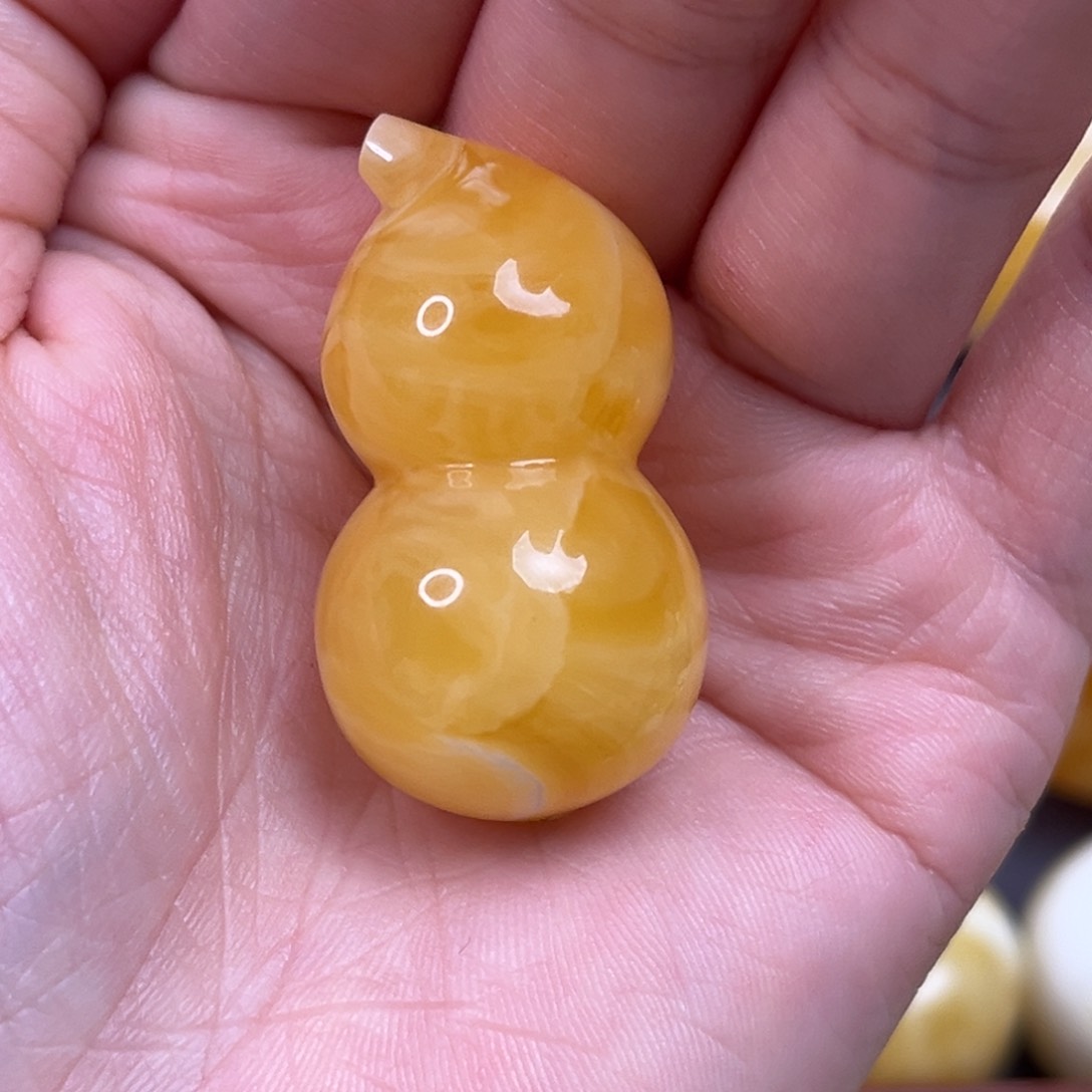 琥珀裸石未镶嵌葫芦