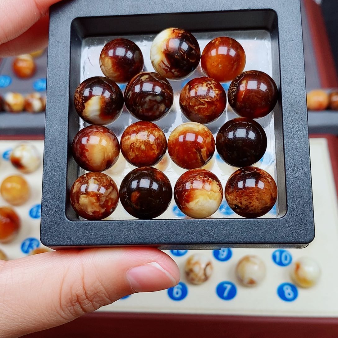 未镶嵌蜜蜡裸石伟*蜜蜡