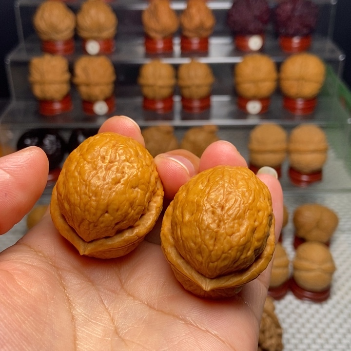 文玩核桃把件粗筋屁桃18