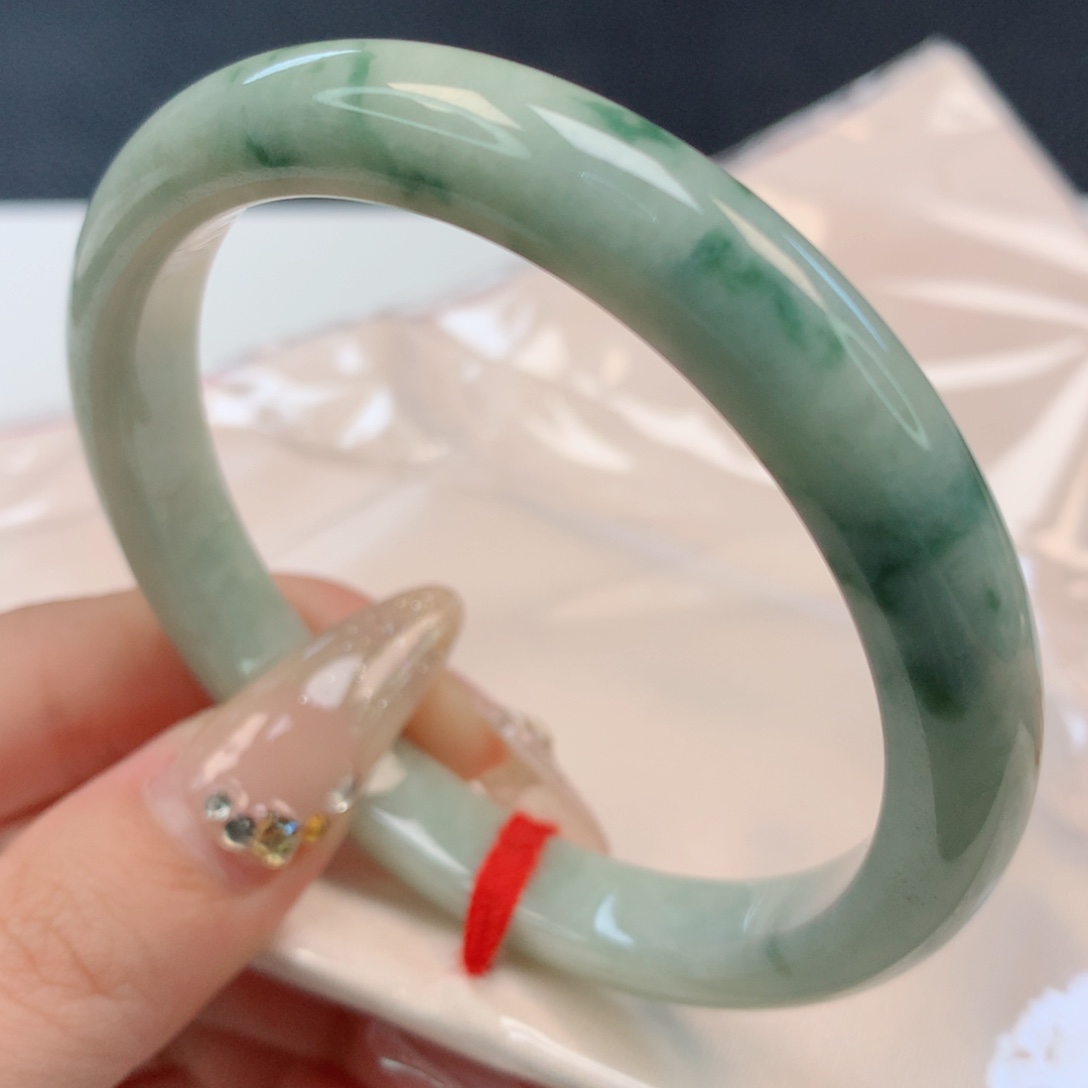 【闪购商品】翡翠手镯未镶嵌57+圈