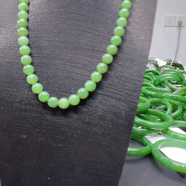 和田玉（碧玉）未镶嵌颈饰