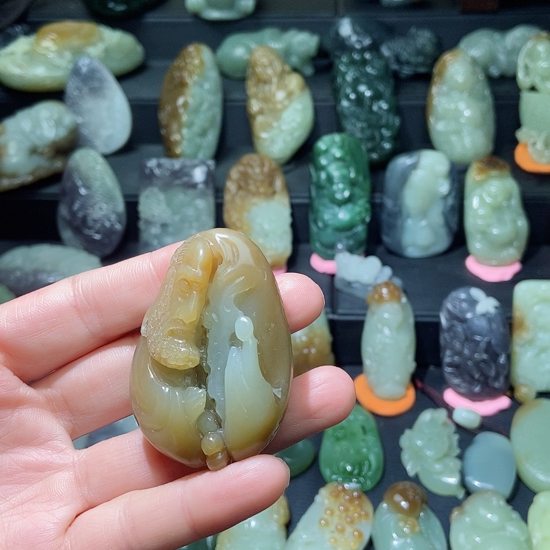 和田玉颈饰未镶嵌