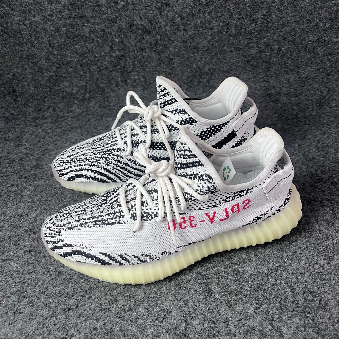 95新 MM6 350白斑马 42.5码原盒 c0317鞋