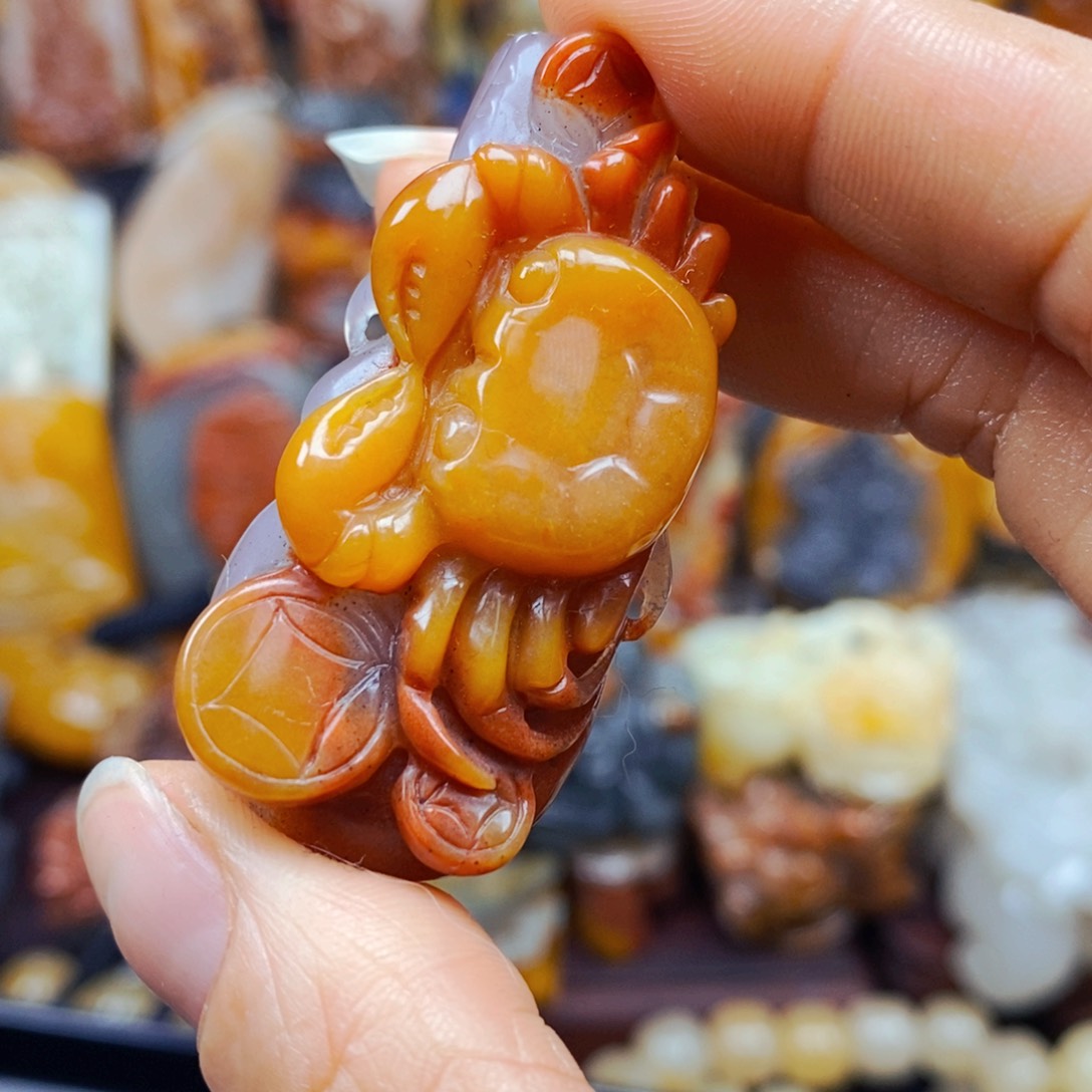石英岩玉未镶嵌颈饰