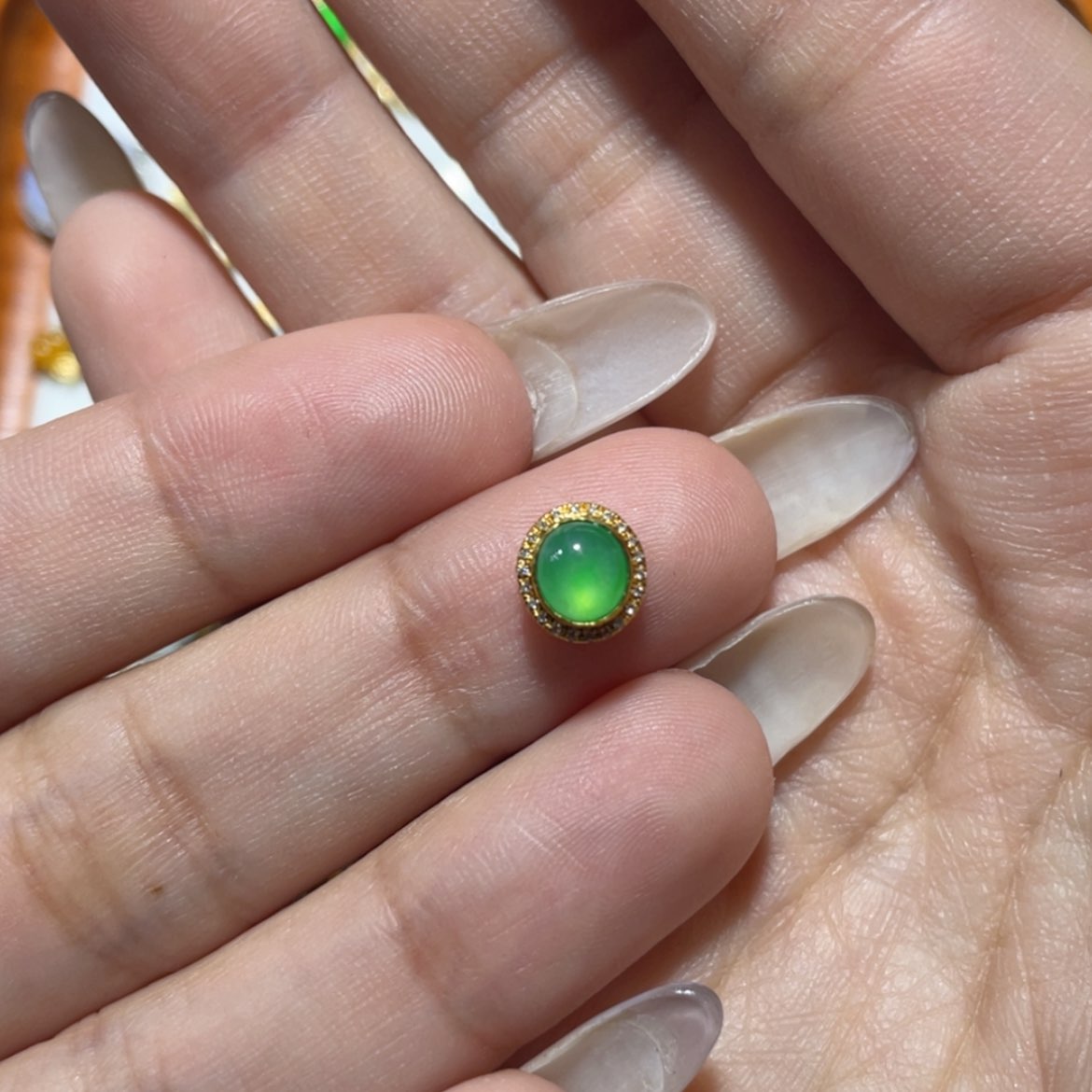 【闪购商品】颈饰18K金镶嵌翡翠