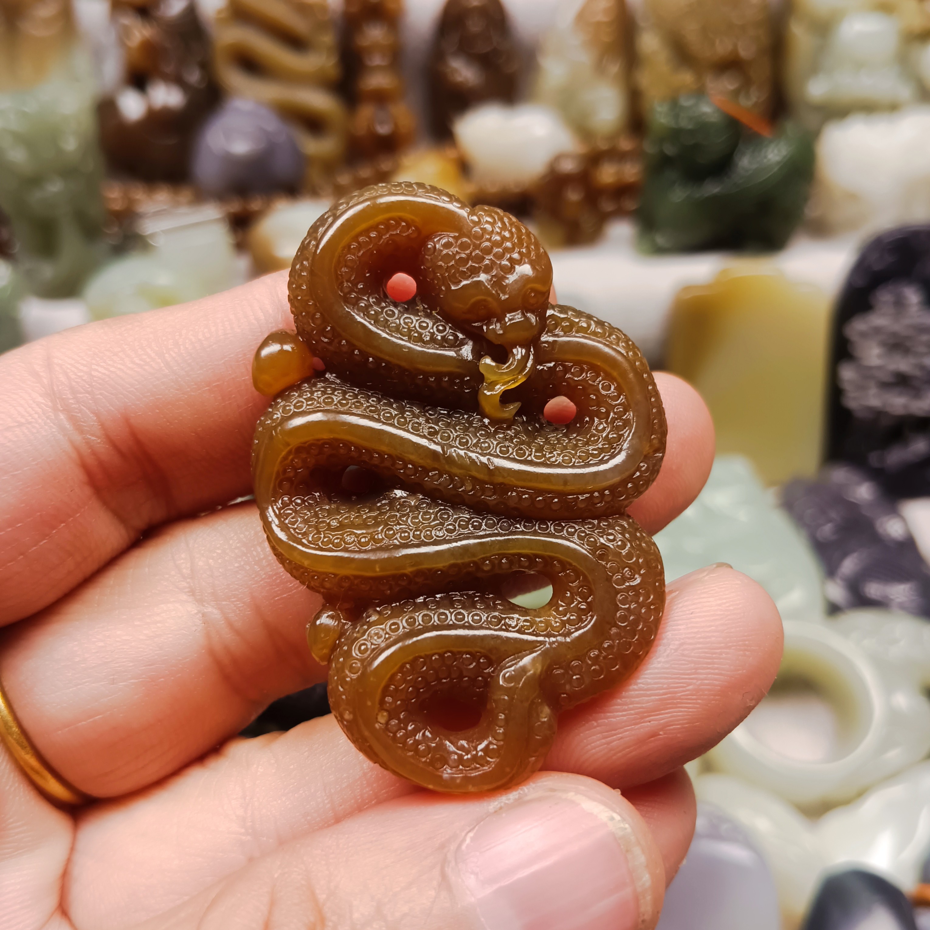 新疆和田玉且末糖蛇挂件腰缠万贯富贵缠身