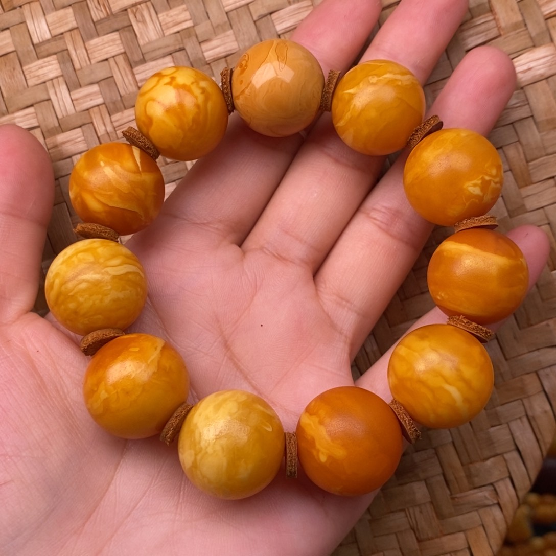 未镶嵌蜜蜡裸石上**~蜜蜡
