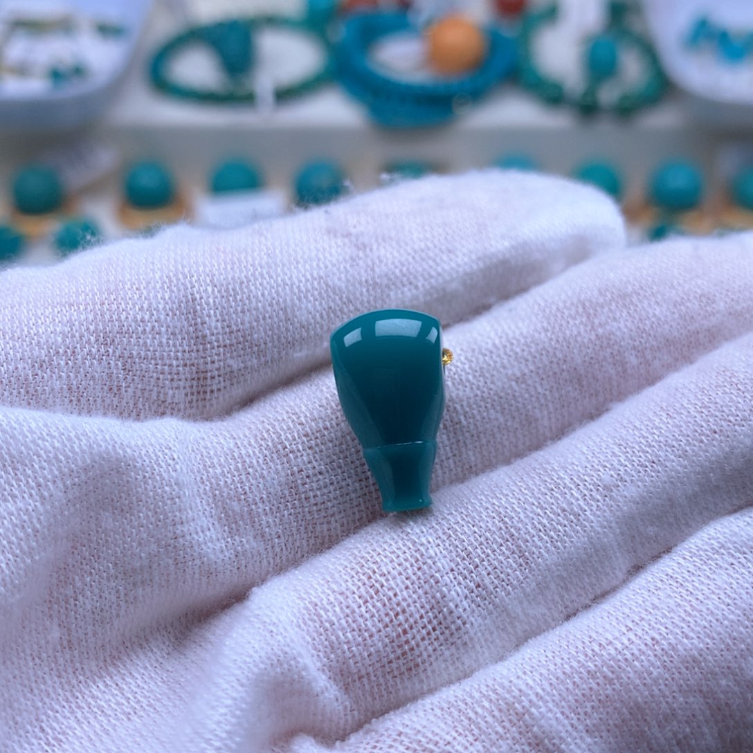 绿松石配饰未镶嵌?****?