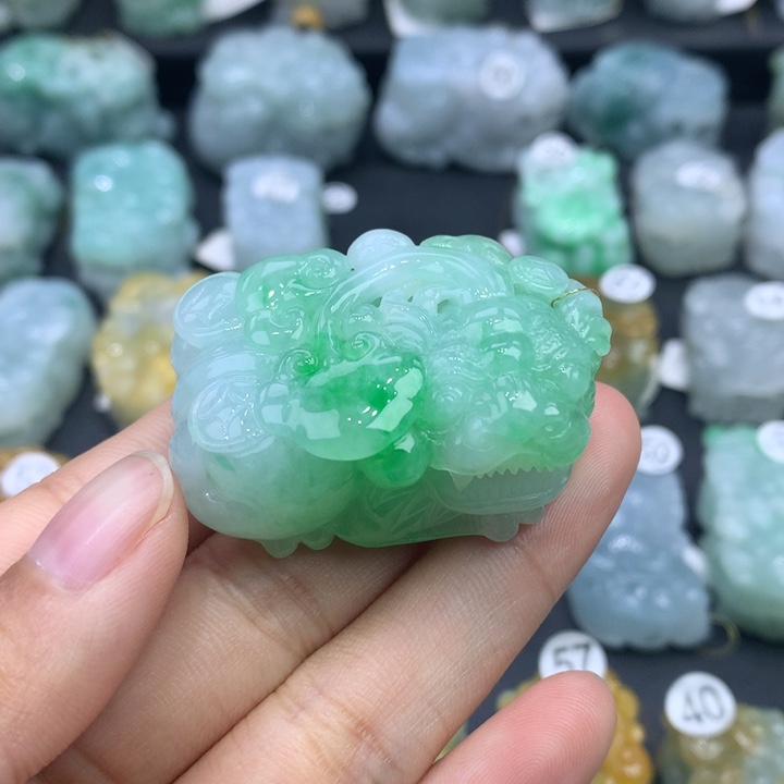 翡翠颈饰未镶嵌王****）天然缅甸翡翠