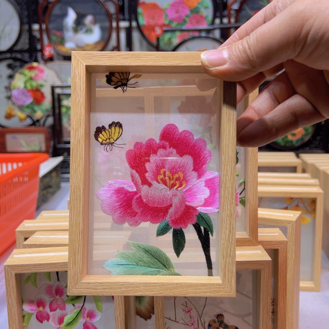 刺绣吴*波手工制作工艺