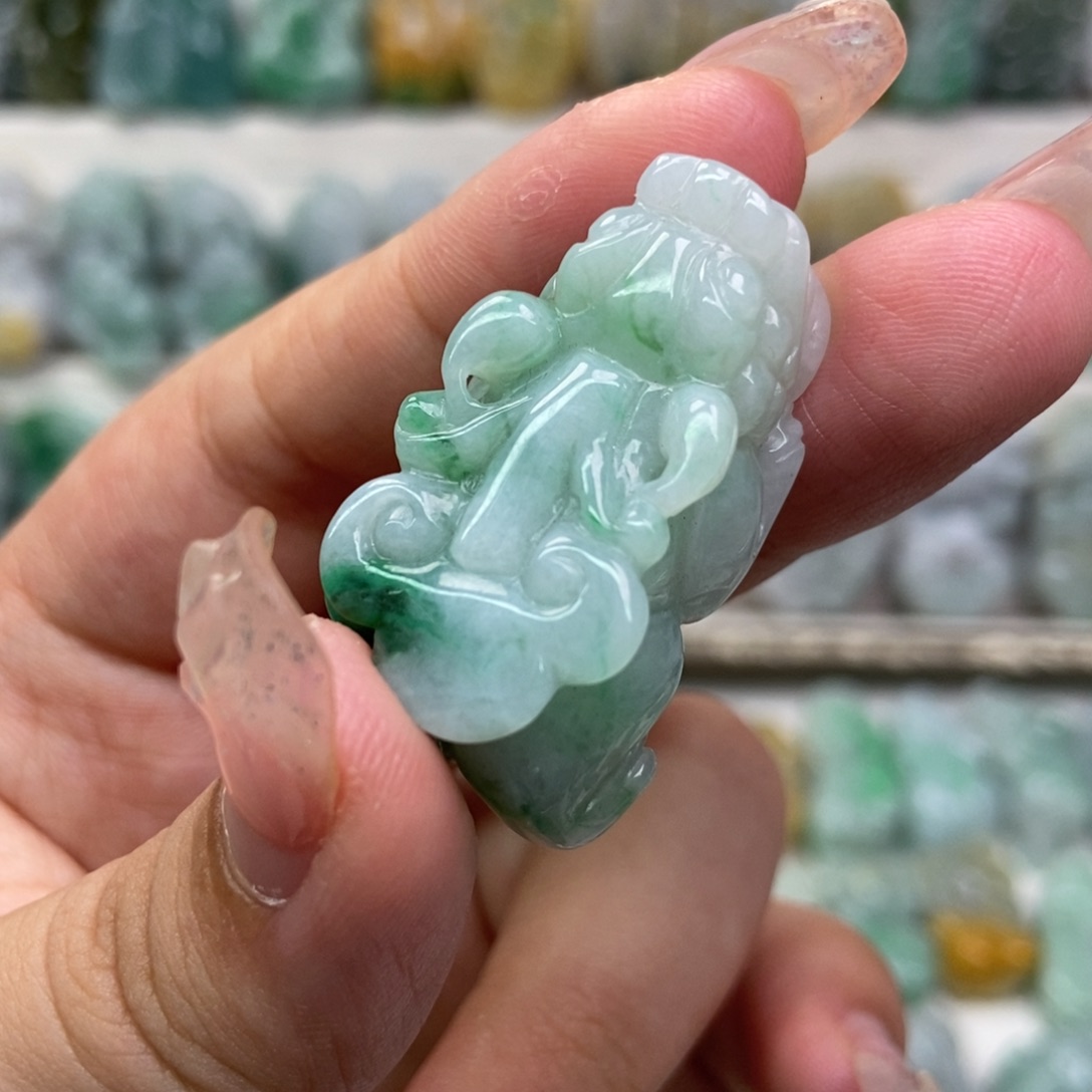 吊坠(赠链)未镶嵌翡翠