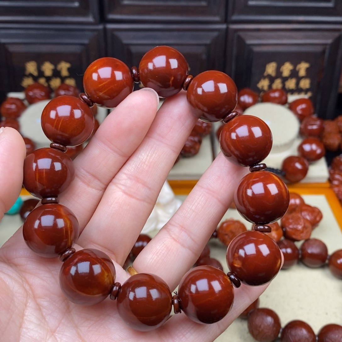 A***、橄榄核吊坠光珠111