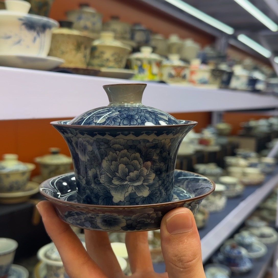 我在外面吃饭呢你在哪