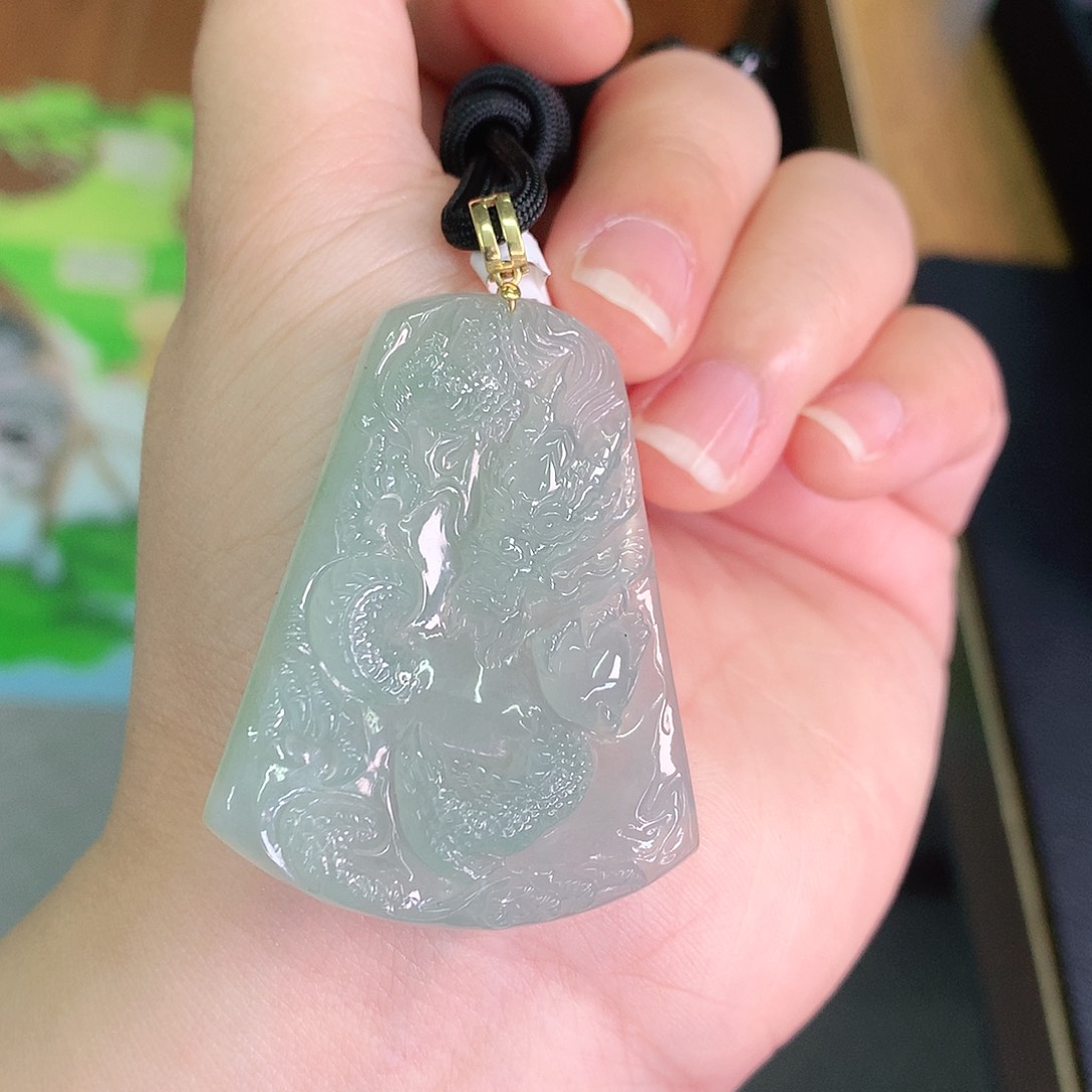 翡翠颈饰18K金镶嵌冰胶晴大龙牌48*35.3*5