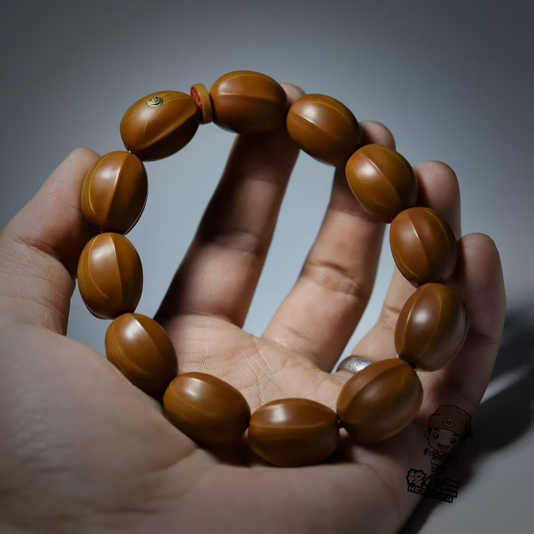 【三面直心老铁核】鲨鱼背约1.5cm-橄榄核核雕