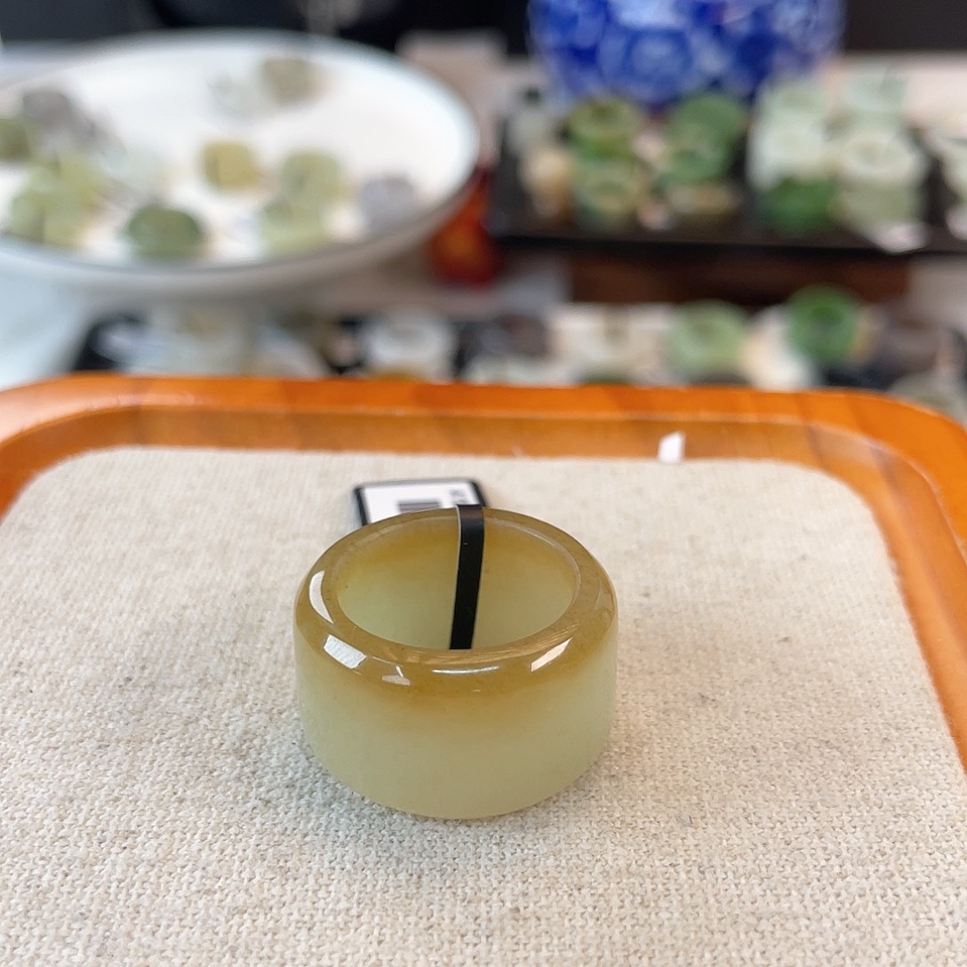 未镶嵌戒指和田玉c79 奶盖糖圆切17.7 买断 不退换