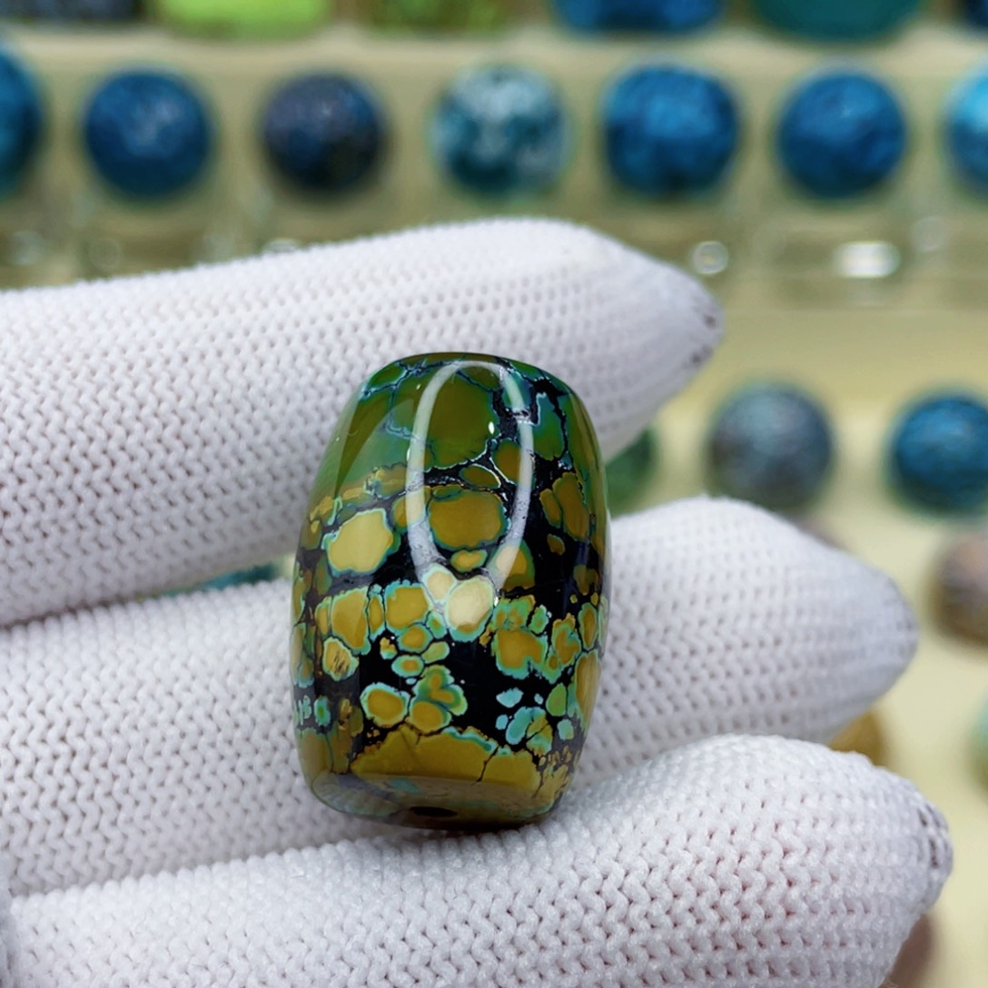 未镶嵌绿松石颈饰