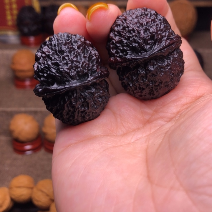 今****把件文玩核桃120龙鳞绣球